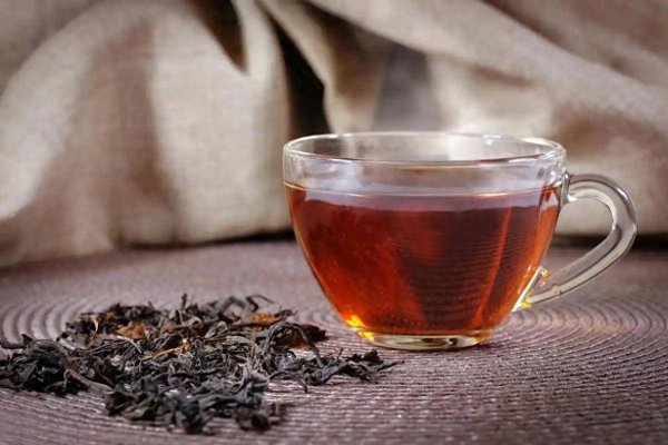 杠杆配资网站 红茶是血糖“杀手”？医生告诫：想血糖正常，这5种茶别贪嘴